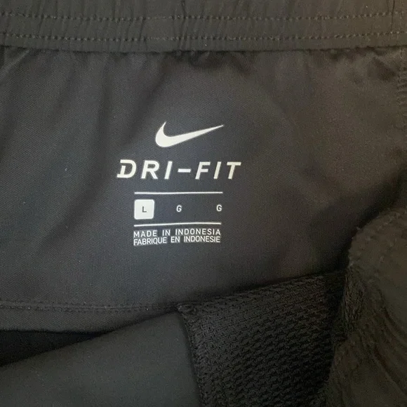 Pair of Nike joggers large - Picture 2 of 5